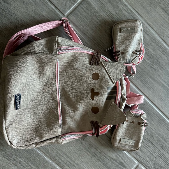 Pusheen mini backpack + two key chain set - Picture 2 of 2